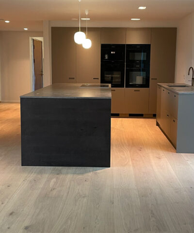 Eik Raw parkett med 22 cm bredde og 3